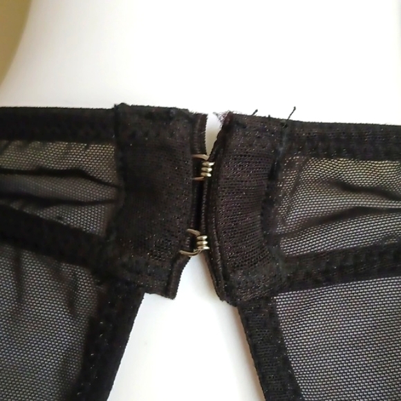 Victoria's Secret Beautiful Style Black &Silver Star Lace Women's Top Bra Size L - Picture 8 of 14